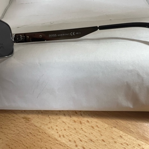 Hugo Boss sunglasses polarized - Picture 3 of 4